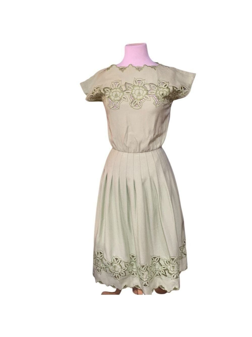 Vntg 50’s era handmade green fit and flare spring dress size 6